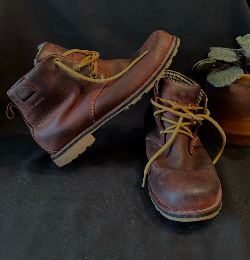 Men’s Columbia Leather Chinook Chukka Waterproof Casual Boots Deep Wine, 10.5